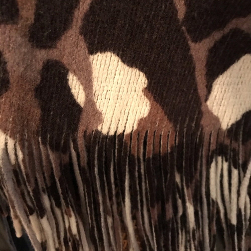 H&M Leopard Wrap - Picture 3 of 3